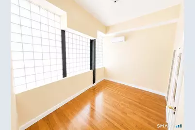 105 Bank Street #1E, Waterbury, CT 06702 - Photo 1