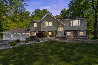 14 Fleetwood Drive, New Fairfield, CT 06812 - Photo 1