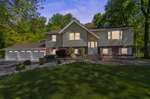 14 Fleetwood Dr, New Fairfield, CT 06812 - Photo 1