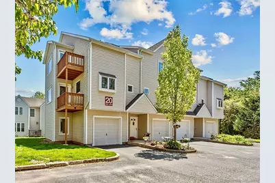 158 Paddock Avenue #APT 2001, Meriden, CT 06450 - Photo 1