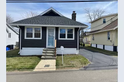 9 Crouch Road, Branford, CT 06405 - Photo 1