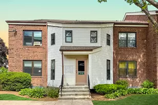 46 Wellington Dr, Farmington, CT 06032 - Photo 1