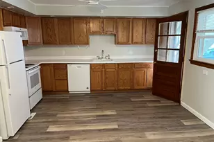 39 Roberts St, Seymour, CT 06483 - Photo 1