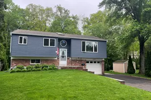 32 Regent Ct, Stamford, CT 06907 - Photo 1