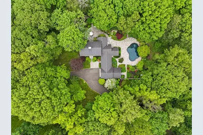 33 Carrington Drive, Stamford, CT 06831 - Photo 1