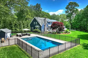 10 Grove Hill Rd, Woodbridge, CT 06525 - Photo 1