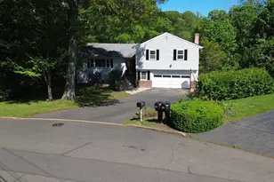 19 Arrowhead Ln, Branford, CT 06405 - Photo 1