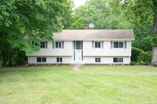 21 Elizabeth St, Trumbull, CT 06611 - Photo 1