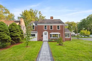 1693 Asylum Ave, West Hartford, CT 06117 - Photo 1