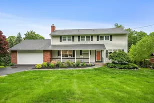 27 E Gate Rd, Danbury, CT 06811 - Photo 1