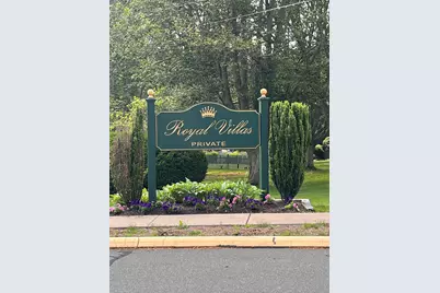 142 Hampton Court #142, Newington, CT 06111 - Photo 1