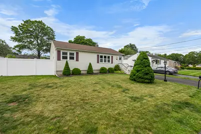 101 Woodvale Road, West Haven, CT 06516 - Photo 1