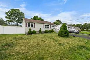 101 Woodvale Rd, West Haven, CT 06516 - Photo 1