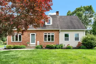 14 Hewitt St, Wethersfield, CT 06109 - Photo 1