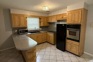 46 Edgecomb St, Hamden, CT 06517 - Photo 1