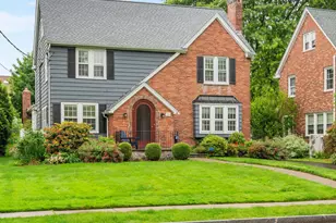 29 Middlefield Dr, West Hartford, CT 06107 - Photo 1