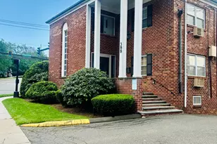 388 Courtland Ave, Stamford, CT 06906 - Photo 1