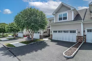 17 Brookside Ct, Newtown, CT 06470 - Photo 1