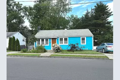 126 Monroe Avenue, Waterbury, CT 06705 - Photo 1