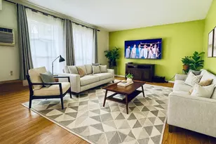 18 Wellington Dr, Farmington, CT 06032 - Photo 1