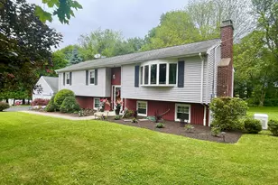 39 Mariner Cir, Trumbull, CT 06611 - Photo 1