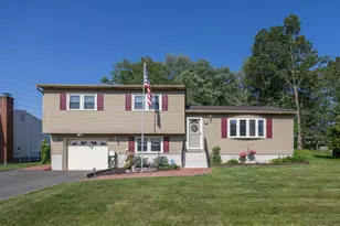 137 Dellwood Dr, Waterbury, CT 06708 - Photo 1