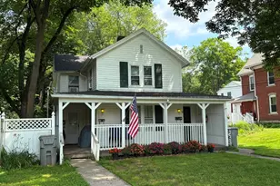 35 B Circle St, Bristol, CT 06010 - Photo 1