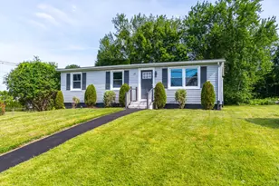 44 Lincolndale Dr, Waterbury, CT 06704 - Photo 1
