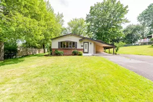 10 Thomas St, Windsor Locks, CT 06096 - Photo 1