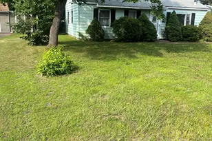 428 Litchfield Dr, Windsor Locks, CT 06096 - Photo 1