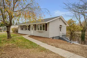 6 Arrowhead Dr, Ledyard, CT 06339 - Photo 1