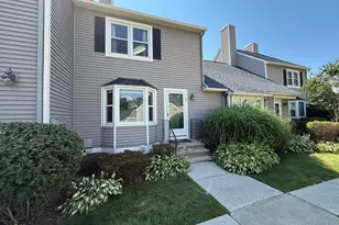 4 Cheltenham Ct, Suffield, CT 06078 - Photo 1