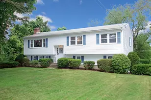 523 Treat Ln, Orange, CT 06477 - Photo 2