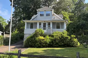 2 Sherwood St, Branford, CT 06405 - Photo 1