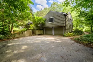 27 Tuttle Ct, Bethany, CT 06524 - Photo 1