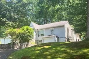 10 Old Waterbury Rd, Middlebury, CT 06762 - Photo 1