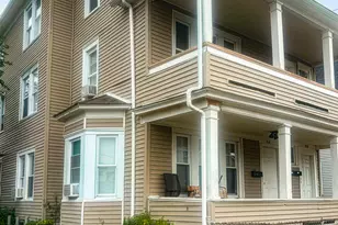 612 Shelton St, Bridgeport, CT 06608 - Photo 1