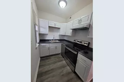 21 Harrison Place #APT B, Hartford, CT 06112 - Photo 1