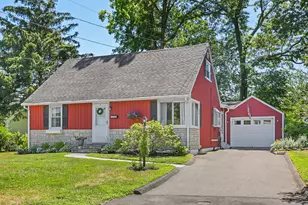 14 Daphne Dr, Norwalk, CT 06851 - Photo 1