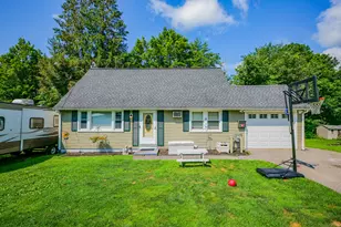 39 Colony Dr, Winchester, CT 06098 - Photo 1