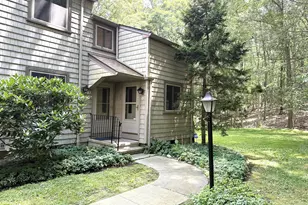 37 Happy Hollow Cir, Stratford, CT 06614 - Photo 1