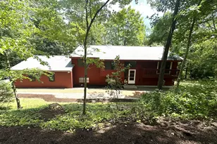 8 Crane Pl, Simsbury, CT 06070 - Photo 1