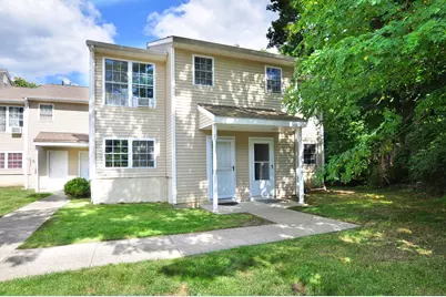 92 Hamden Avenue #APT 2, Waterbury, CT 06704 - Photo 1