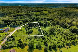 33 Farm View Dr, Norwich, CT 06360 - Photo 1