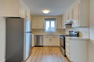 54 Oak St, Middletown, CT 06457 - Photo 1