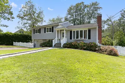 14 Windsor Place, Fairfield, CT 06824 - Photo 1