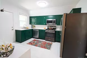 190 Montauk Ave, New London, CT 06320 - Photo 1