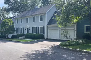 11 Crowne Pond Ln, Wilton, CT 06897 - Photo 1