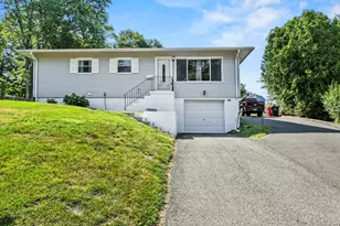 46 Applewood Dr, Meriden, CT 06450 - Photo 1