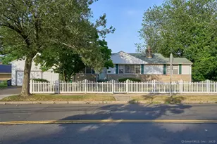 25 Lawncrest Rd, New Haven, CT 06515 - Photo 1